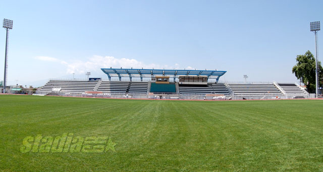 The new roof over the west stand of Katerini Stadium - Click to enlarge!